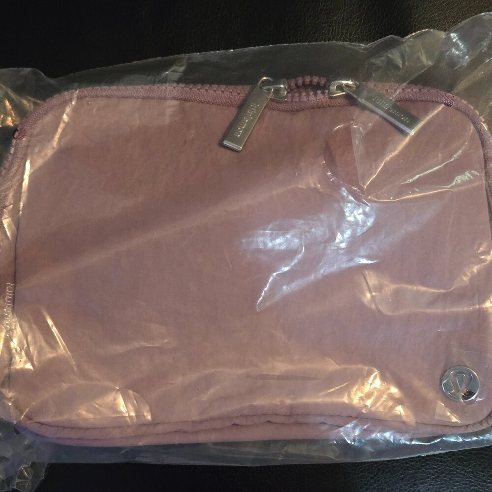 Lululemon - Everywhere Belt Bag Large with Long Strap - NWT